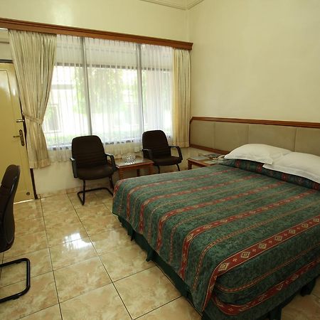 Langensari Hotel Cirebon Exterior photo