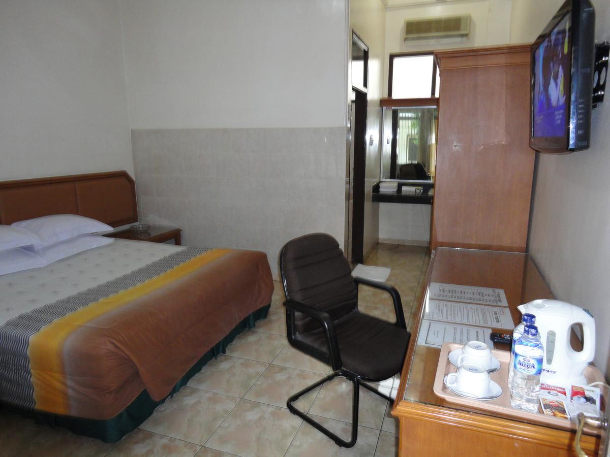 Langensari Hotel Cirebon Exterior photo