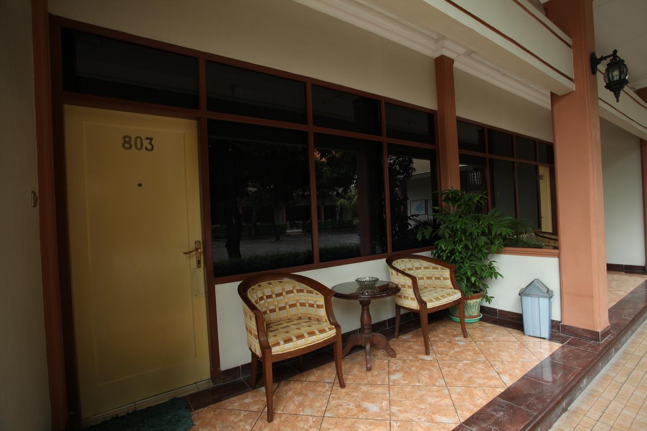 Langensari Hotel Cirebon Exterior photo