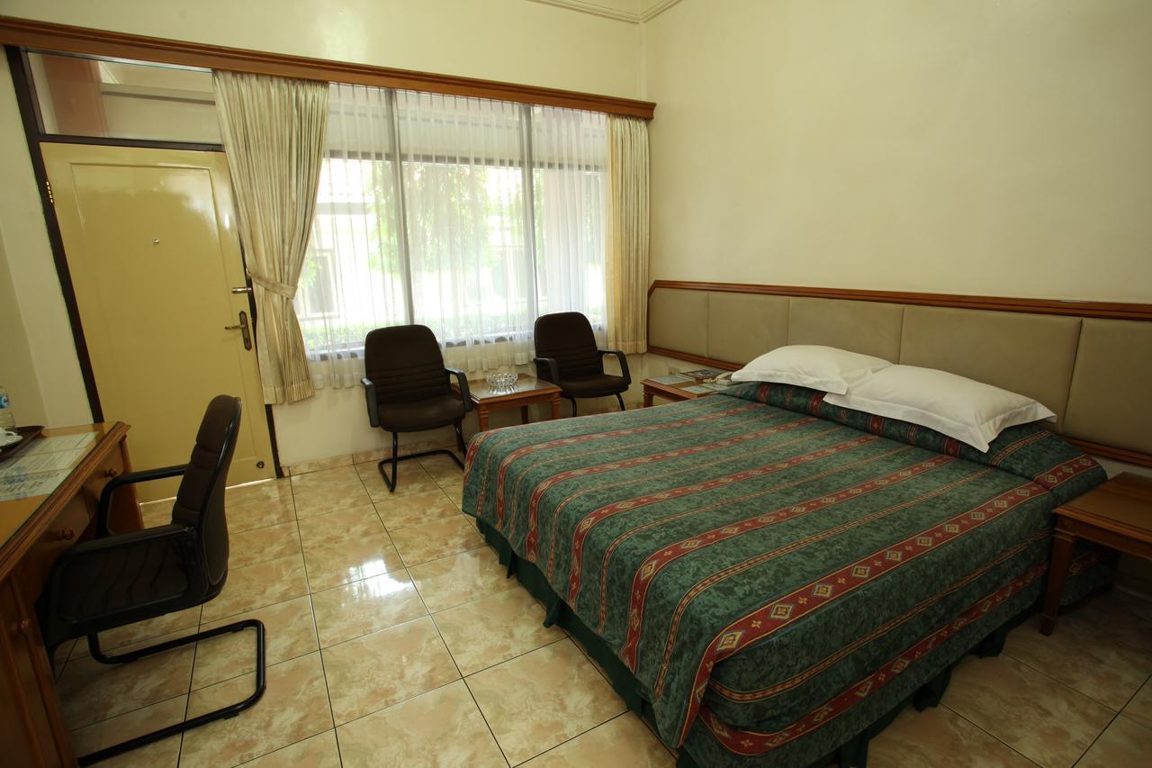 Langensari Hotel Cirebon Exterior photo