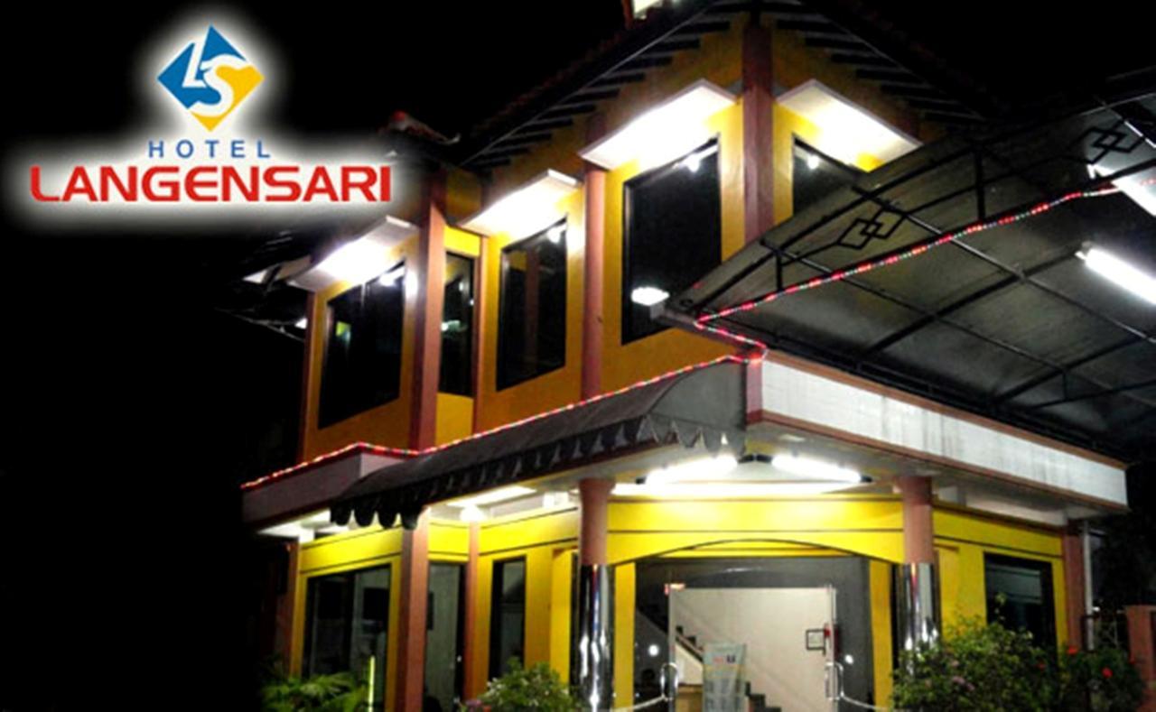 Langensari Hotel Cirebon Exterior photo