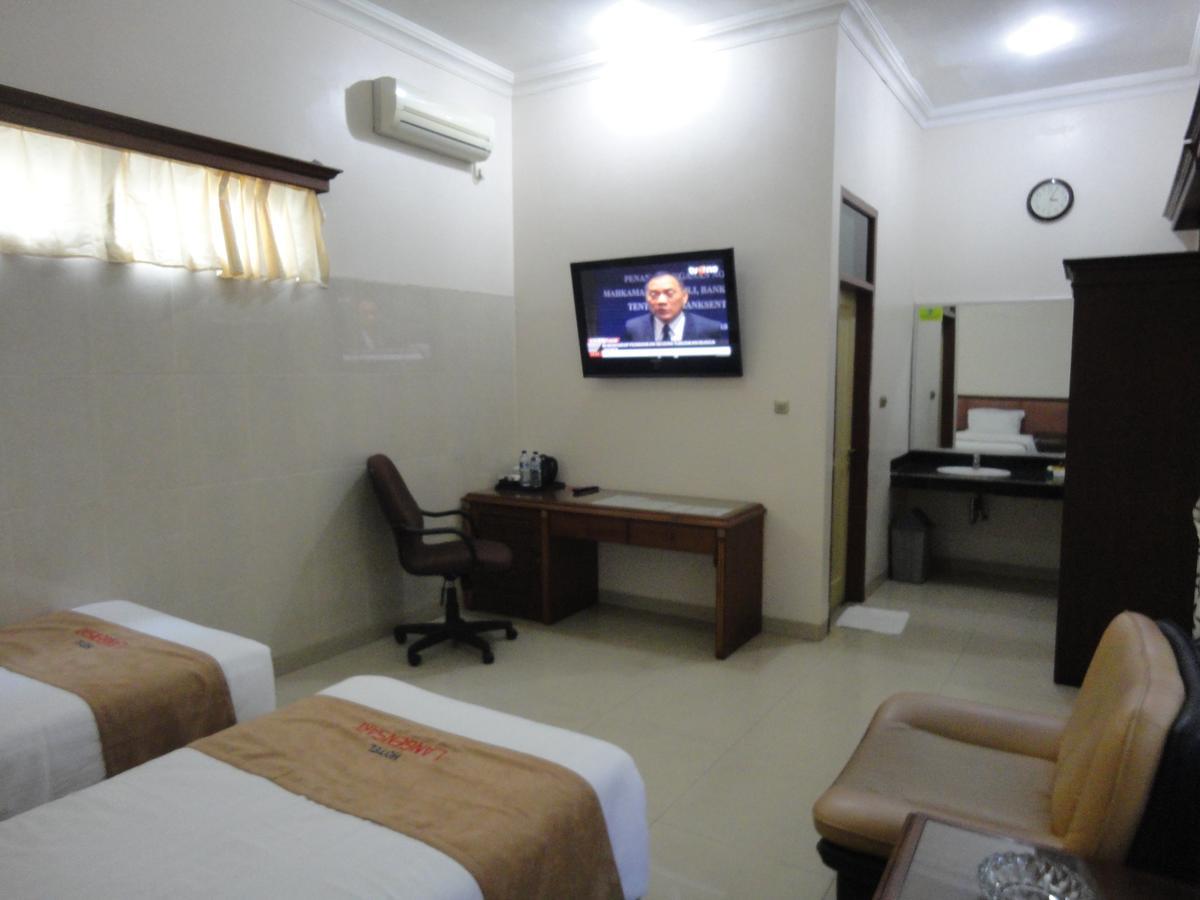 Langensari Hotel Cirebon Exterior photo